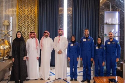 دیدار فضانوردان سعودی با ولیعهد عربستان پیش از اعزام به ایستگاه فضایی